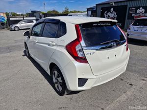 2014 Honda Fit 1.5L Hybrid Leather Package - Image 4