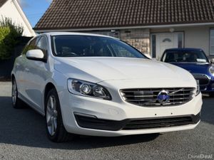 Volvo V60 2.0 D4 SE LUXURY PLUS 190 BHP DIESEL AUT - Image 3