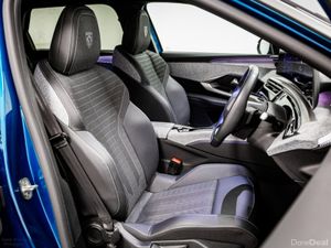Peugeot 5008 E-GT 72kWh 210HP - 7 Seats - Image 4