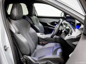 Peugeot 3008 Allure 1.2 Hybrid Auto 145HP - Image 3