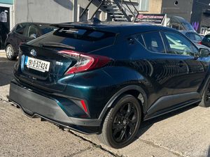 2019 Toyota C-HR  | G Package - Image 4