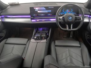 BMW 5-Series 530e M Sport Saloon - Image 4