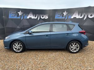 Toyota Auris Luna Automatic 1.2 2015 - Image 2