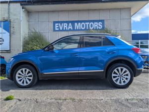 Volkswagen T-Roc SPORT MANUAL 1.5 PETROL //PANOMAR - Image 4