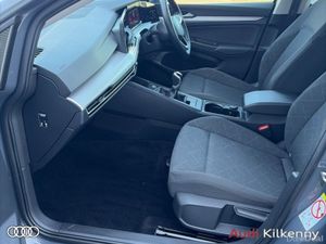 Volkswagen Golf 2.0 TDI 115HP Life - Image 4