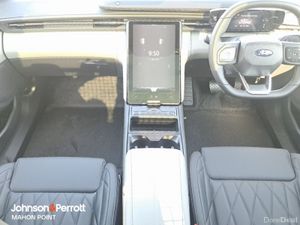 Ford Explorer Premium 77kwh Commercial - Image 4