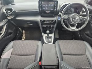 Toyota Yaris Cross ** Z HYBRID ** HUGE SPEC ** TRI - Image 2