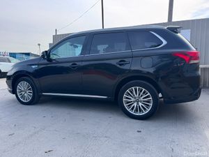 182 Mitsubishi Outlander 2.4L Plug-in EV Intense H - Image 2