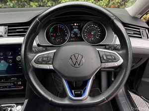 Volkswagen Passat GTE 1.4 HYBRID AUTO // MAIN DEAL - Image 4