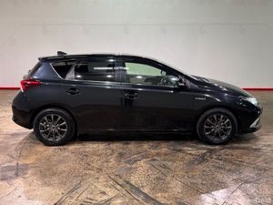 Toyota Auris 1.8 HYBRID G PACKAGE - FACTORY ALLOYS - Image 3