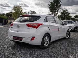 2016 Hyundai i30 1.6crdi/Only 81k mls/Warranty - Image 3