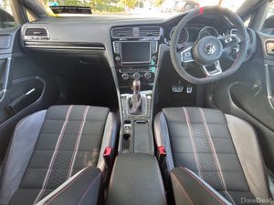 Volkswagen Golf GTI CLUBSPORT STREET EDITION DSG 5 - Image 2