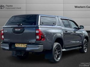 Toyota Hilux 2.8 D-4D Invincible X Auto 4WD Euro 6 - Image 2