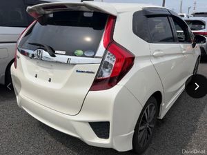 🔵 Honda Fit 1.5 Petrol/Hybrid Automatic Low Km - Image 4