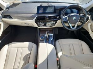 BMW 5-Series 520d SE Saloon - Image 4