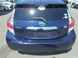 🔵 Toyota Aqua 1.5 Petrol Hybrid Automatic Low Km - Image 4