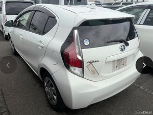 🔵 Toyota Aqua 1.5 Petrol Hybrid Automatic Low Km - Image 4