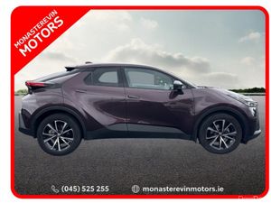 Toyota C-HR HEV SPORT - Image 3