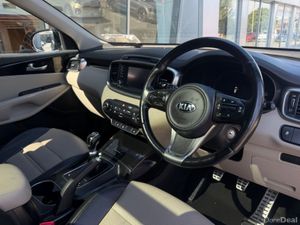Kia Sorento Platinum 5DR - Image 2