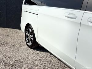 Mercedes V220D Avantgarde Automatic 2.1 2018 - Image 3