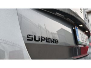 Skoda Superb DSG SPORTLINE - LOW MILEAGE - FACTORY - Image 2