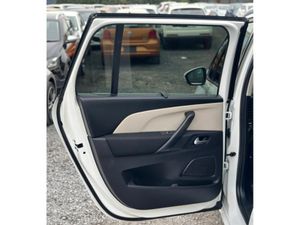 Citroen C4 Picasso Grand Bluehdi 2.0L Diesel Front - Image 4