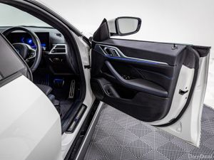 BMW i4 eDrive 35 MSport 70kWh 280HP - Image 2