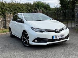Toyota Auris 1.2 petrol 5Dr Luna Sport - Image 2