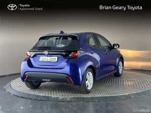 Toyota Yaris HYBRID LUNA - Image 2