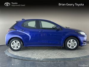 Toyota Yaris HYBRID LUNA - Image 3