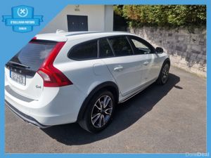 Volvo V60 / 2015 / 2.0 DIESEL / AUTOMATIC - Image 4