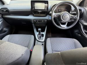 Toyota Yaris 1.5 Hybrid Auto 5dr Luna - Image 3