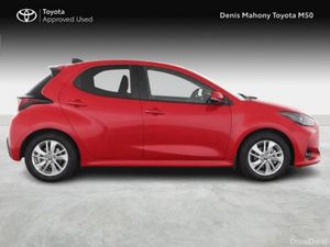Toyota Yaris Luna Hybrid - Image 3