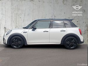 Mini Cooper 5-Door Cooper Sport - Image 4