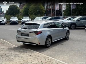 Toyota Corolla HYBRID SOL T/S - Image 2