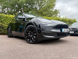 MODEL Y LONG RANGE AWD | 1 OWNER - Image 4