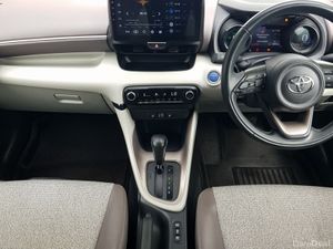 Toyota Yaris Hybrid 1.5 - Image 4