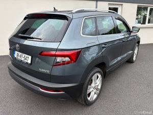181 Skoda Karoq Style 1.6 TDI - Pan Roof - Image 4