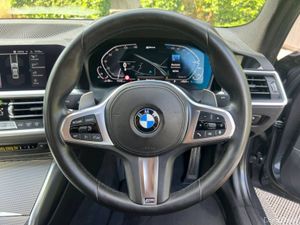 BMW 3-Series 330e M-SPORT COMPETITION 2.0 HYBRID / - Image 4
