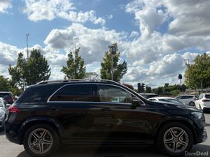 211 Mercedes-Benz GLE400 AMG 7 Seat *Huge Spec* - Image 4