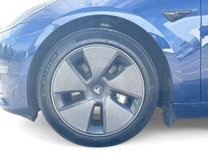 Tesla Model 3 LONG RANGE AWD - Image 4