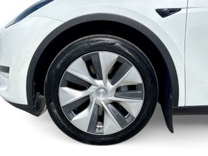 Tesla Model Y LONG RANGE AWD - Image 4