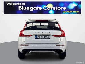 Volvo XC60 2.0 T8 R-DESIGN PHEV AWD **FULL BLACK H - Image 4