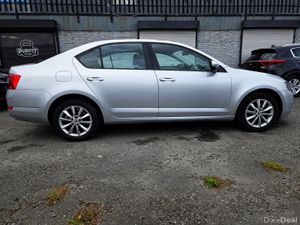 171 SKODA OCTAVIA Low KM Warranty NCT V.Clean - Image 4