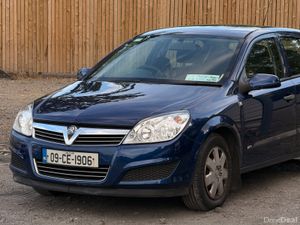 Vauxhall Astra 2009 1.8 Petrol Automatic LOW KM - Image 3