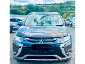 Mitsubishi Outlander 4WD PHEV G SAFETY PACKAGE (03 - Image 2