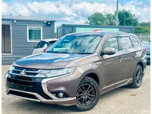 Mitsubishi Outlander 4WD PHEV G SAFETY PACKAGE (03 - Image 3