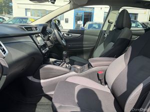 2018 NISSAN QASHQAI 1.2 PETROL N CONNECTA PAN ROOF - Image 4