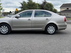 ABSOLUTELY STUNNING 2012 1.6 TDI TAX AND NCT - Image 4