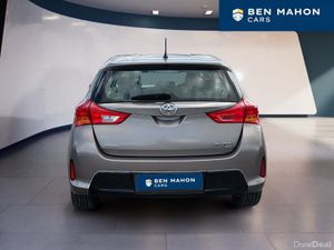 Toyota Auris Aura Petrol - Image 4